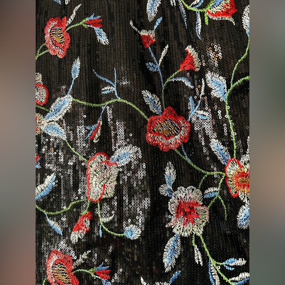 Embroidered and sequence dress - Picture 5 of 7